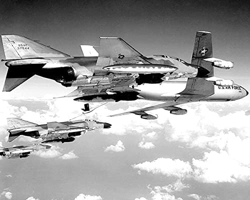 F-4C / F-4 Fantom Bombardıman Uçağı ve KC-135 Tanker 11x14 Gümüş Halojenür Fotoğraf Baskısı