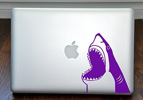 Köpekbalığı Sudan Atlıyor 13 Dizüstü Bilgisayar için Mor Çıkartma