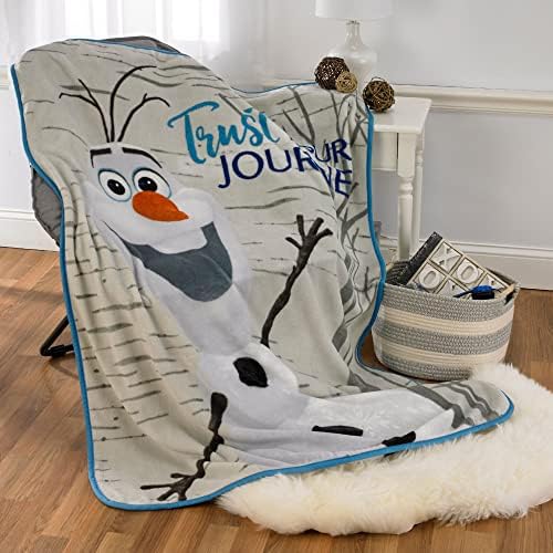 Disney Dondurulmuş Pijama Partisi Seti Kızlar için - 4 Adet Paketi Olaf Polar Battaniye Artı Yer İmi, Çıkartmalar ve Daha Fazlası /